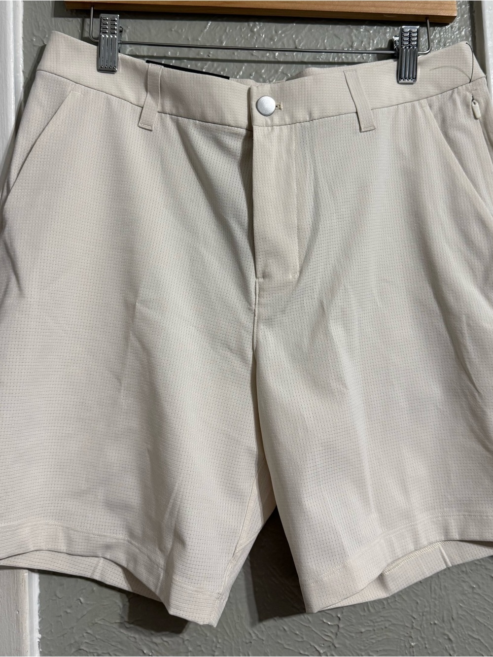 lululemon athletica Cream Flat-Front Men's Shorts